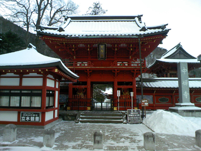 中禅寺の山門