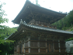 切幡寺の二重の塔